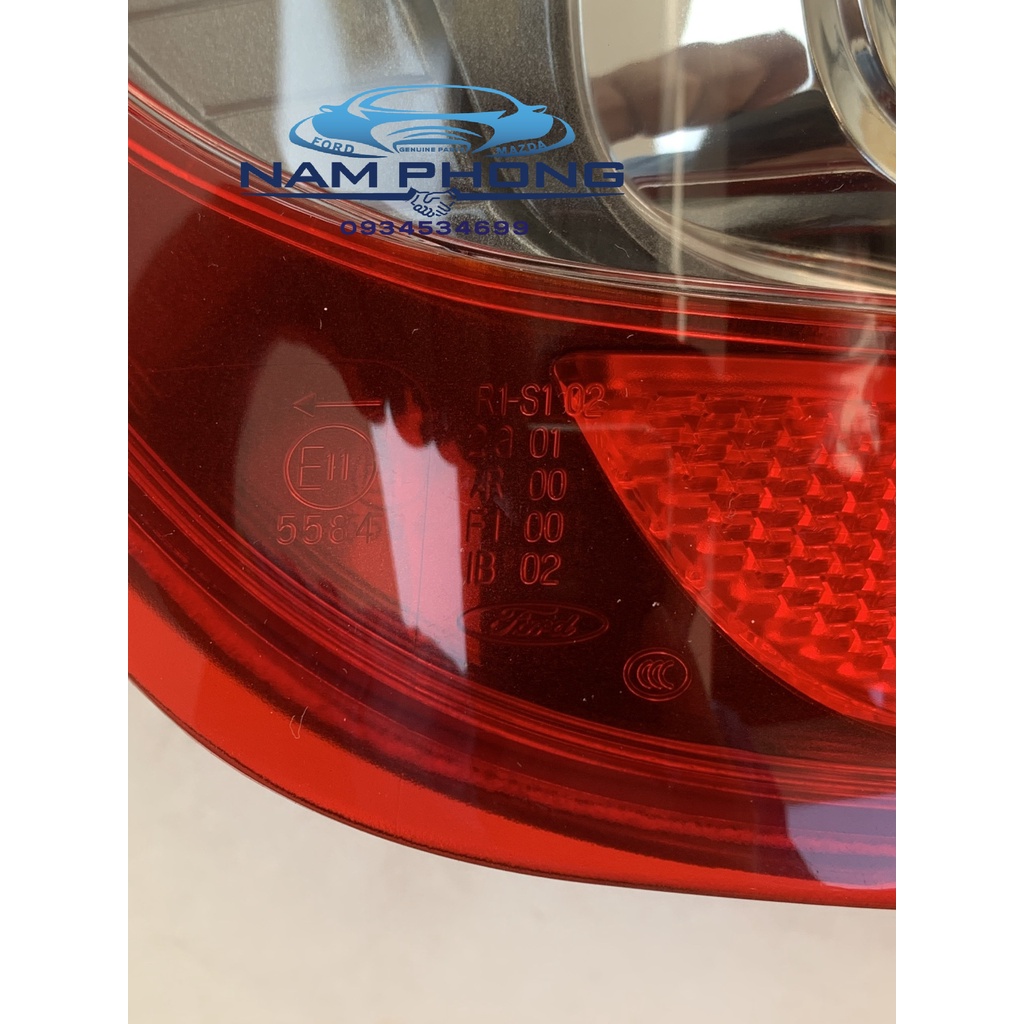 Đèn hậu Ford Ranger WildTrak Bên phải trái Lòng Đen Xám - EB3Z13404L / EB3Z13405H