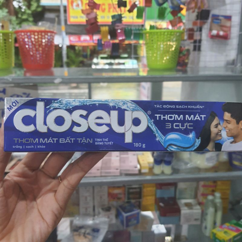 Kem đánh răng Closeup Tinh thể băng tuyết 180g