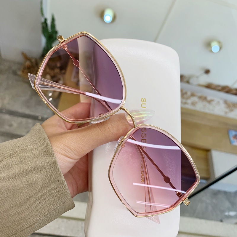 Kính mát nữ gọng lớn chống tia UV