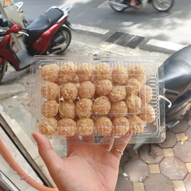 Nem chua bi lăn bột