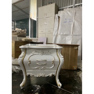 Táp kệ tân cổ điển