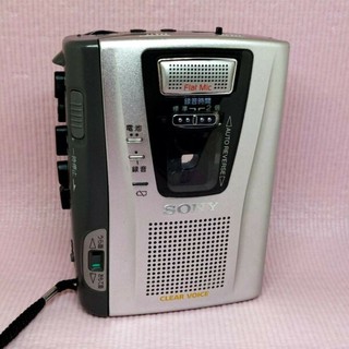 Máy nghe nhạc băng cassette Sony Walkman TCM-50 có chức năng ghi âm còn rất mới
