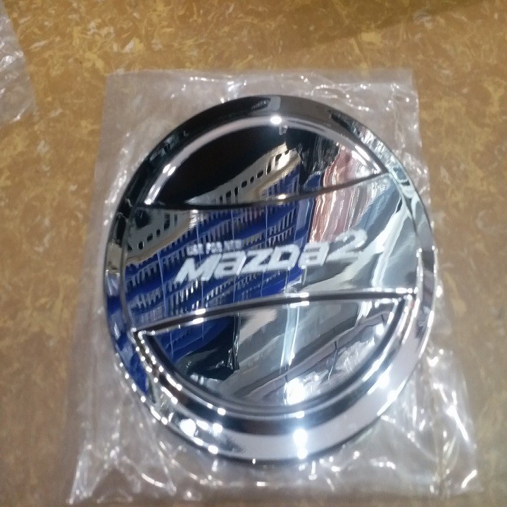 Ốp nắp bình xăng mạ crom xe Mazda 2