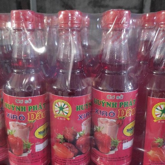Siro dâu Huỳnh Phát chai 500ml