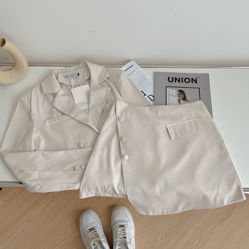 Set quần giả váy cúc bọc kèm áo vest croptop tay dài