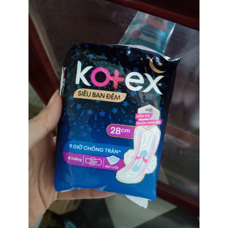 Băng vệ sinh Kotex ban đêm 4 miếng 28 và 35 cm