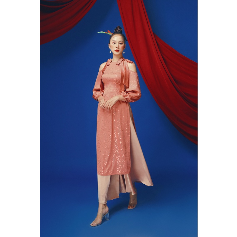 Áo dài lụa hồng đất khoét vai (Xuân Phương) MIEU - HJ01