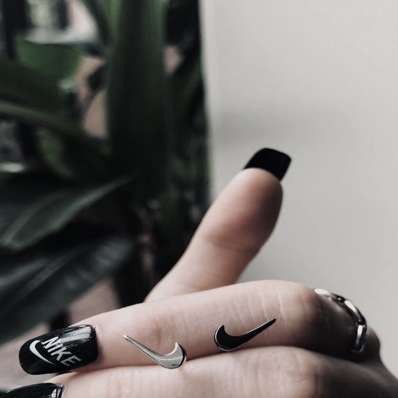 【Kifli】Hoa tai đinh tán kiểu thương hiệu hợp xu hướng đơn giản phong cách đường phố dành cho nam và nữ