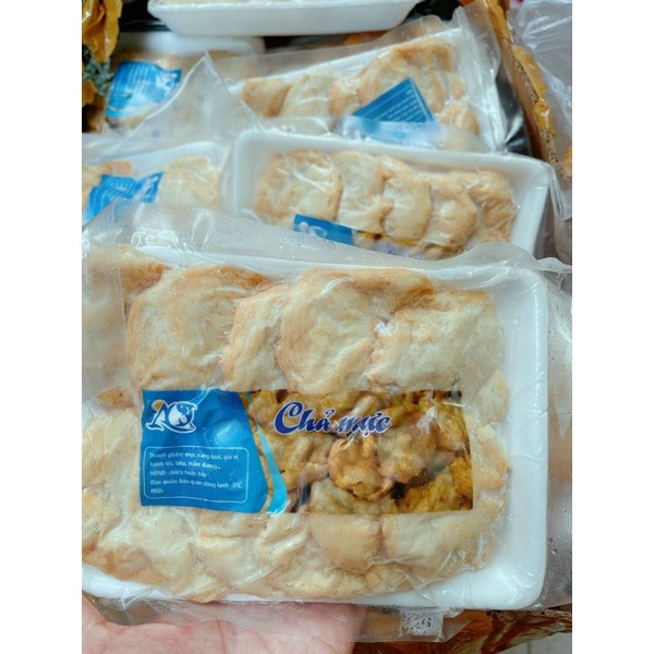 Chả mực giã tay loại ngon, có miếng mực nhỏ bên trong