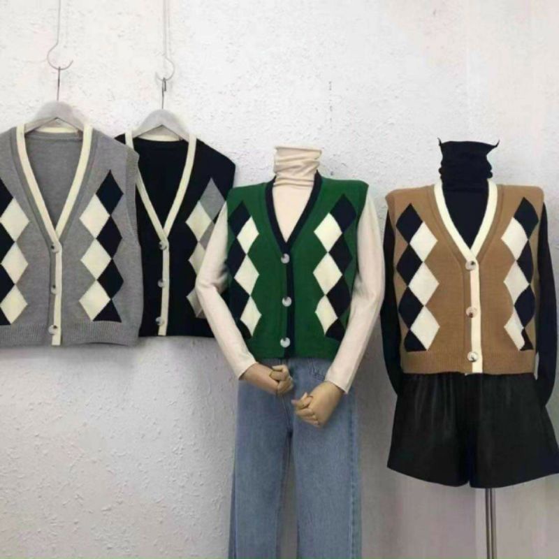 Áo len gile nữ - hình quả trám khuy