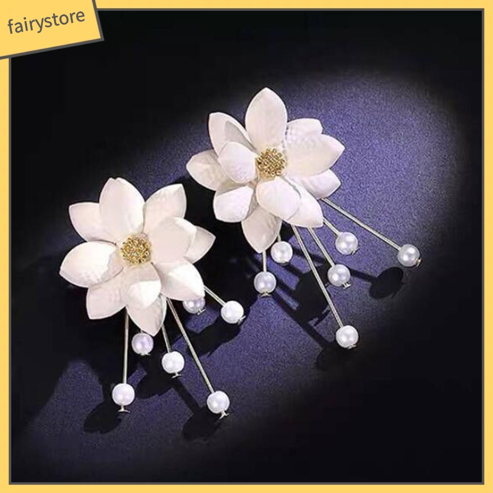 Bông Tai Hình Cánh Hoa Đính Ngọc Trai Giả Xinh Xắn