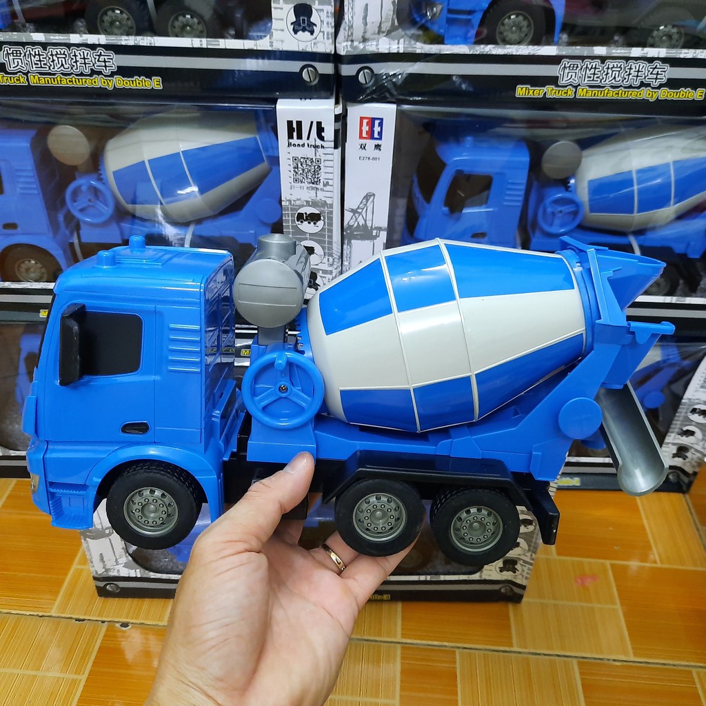 Xe bê tông Mixer Truck đồ chơi trẻ em mô hình tỉ lệ 1:26 bằng nhựa cao cấp hãng Double E