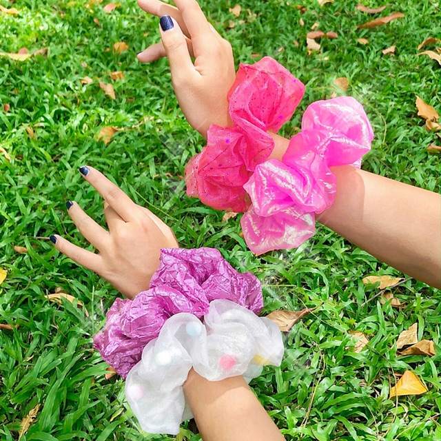 GIANT SCRUNCHIES | Cột tóc siêu to khổng lồ