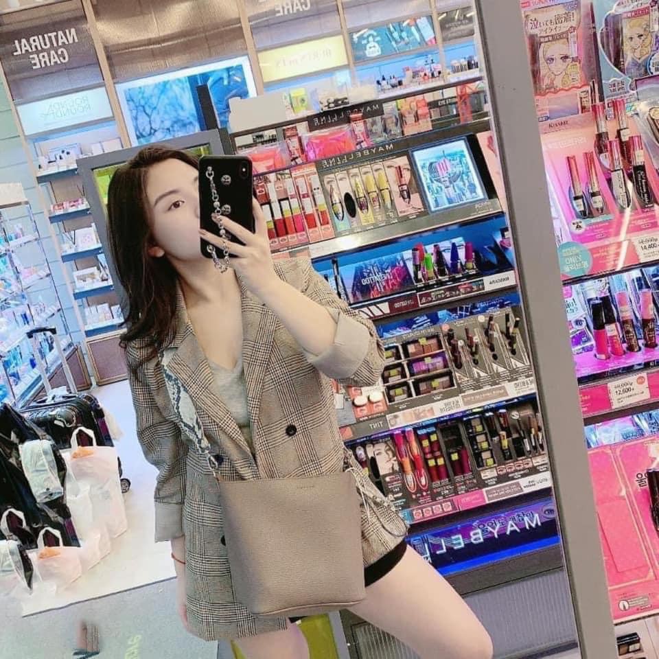 Áo Vest Kẻ Nâu 2 Lớp Cho Nữ - Áo Vest Kẻ Nâu Hàn Quốc Siêu Xinh Fullsize | BigBuy360 - bigbuy360.vn