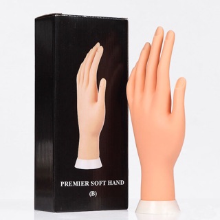 Tay giả silicon học làm nails