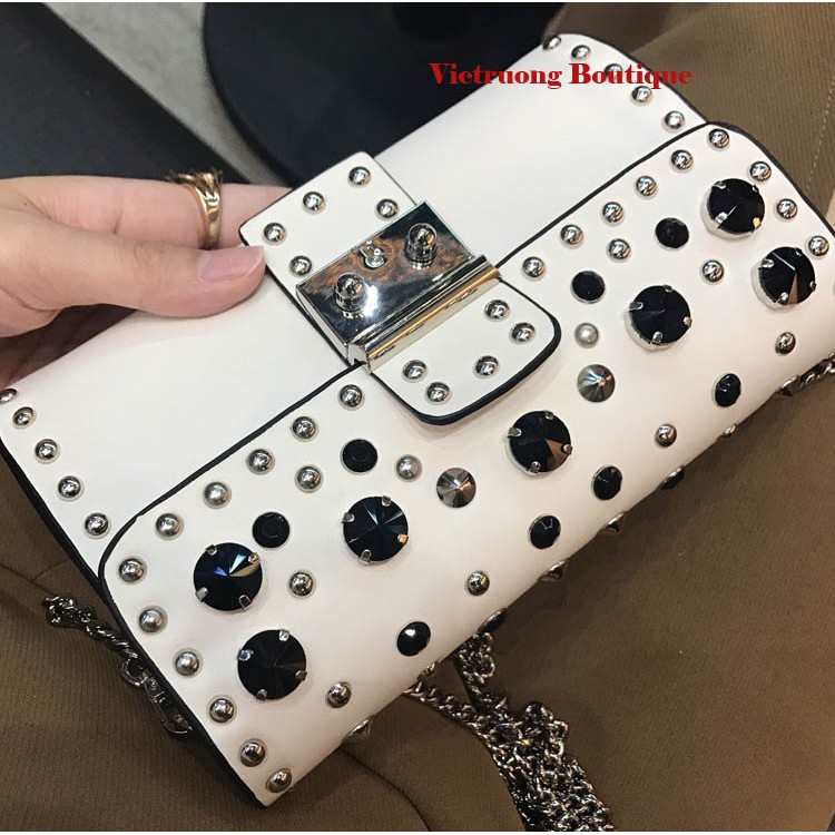 Clutch nữ cầm tay đinh tán