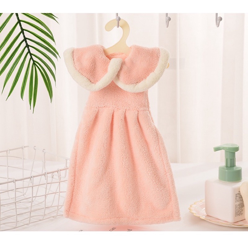 Khăn lau tay hình chiếc váy cute vải mịn kèm móc treo hình móc áo