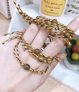 Vòng chỉ đỏ ngũ sắc