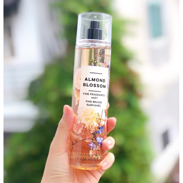 Xịt thơm toàn thân Almond Blossom BBW