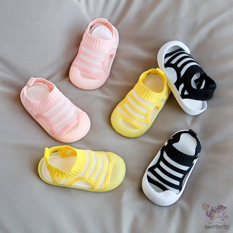 Giày chống trượt thiết kế sọc đáng yêu thời trang cho bé
