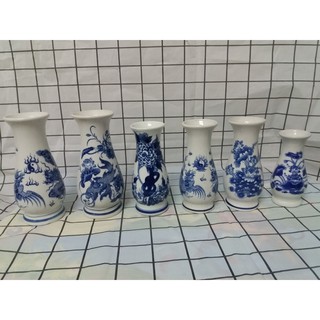 Bình hoa men xanh nhỏ xinh thờ cúng