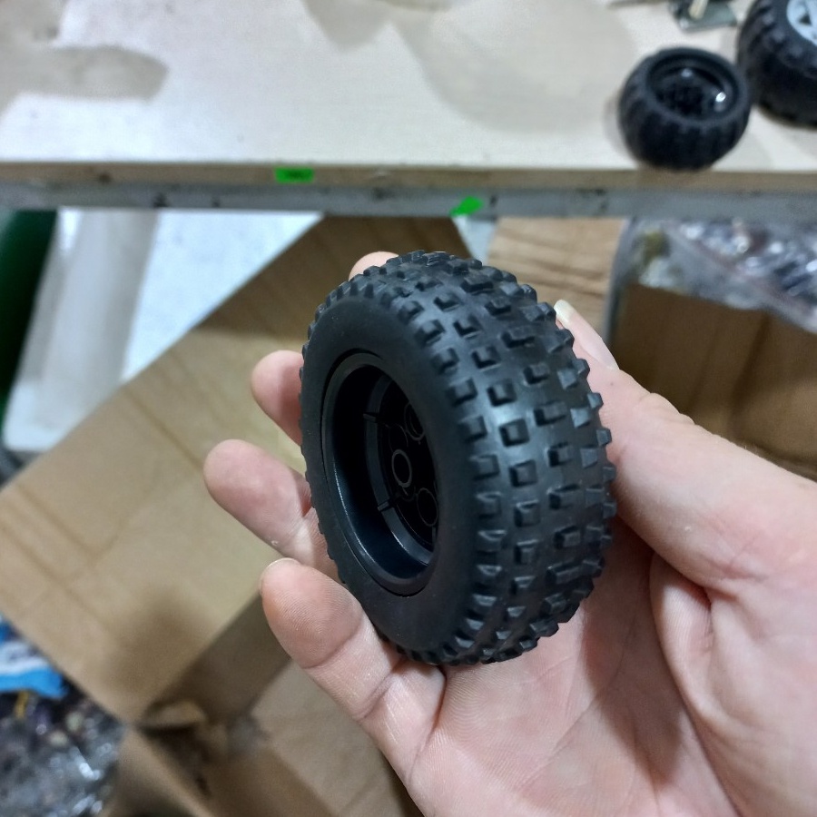 Một Bộ Bánh Lốp Cho Xe Địa Hình Technic Kích Thước 75.1x28mm - Đồ Chơi Lắp Ráp Tương Thích   69909