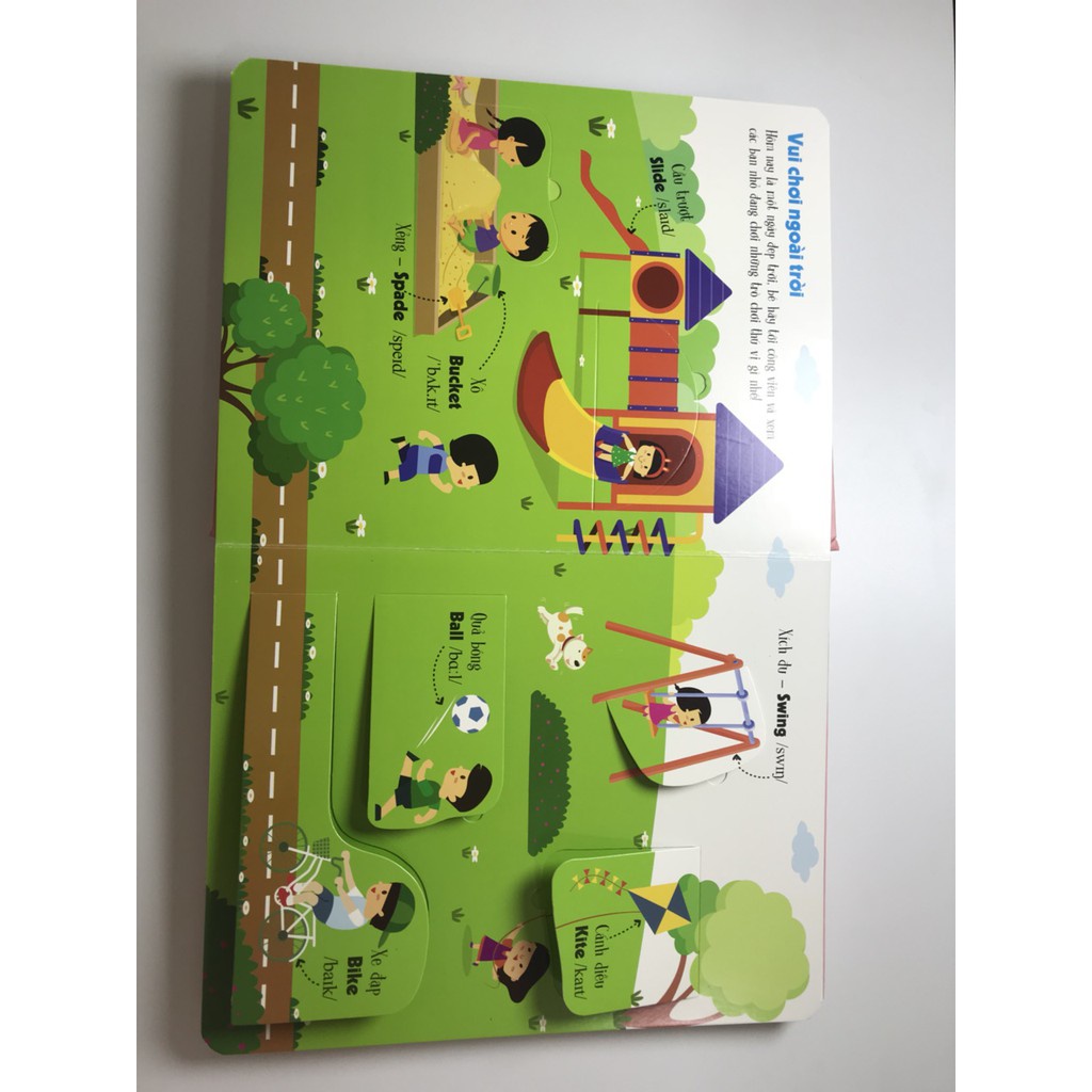 Sách - Lift the flap - Lật mở khám phá - Stuff and toys - Những đồ vật quanh em