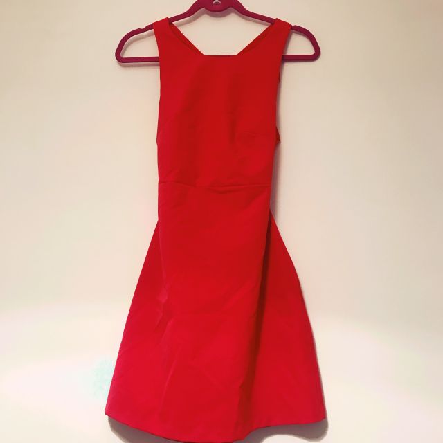 Đầm Zara cổ halter khoét lưng auth