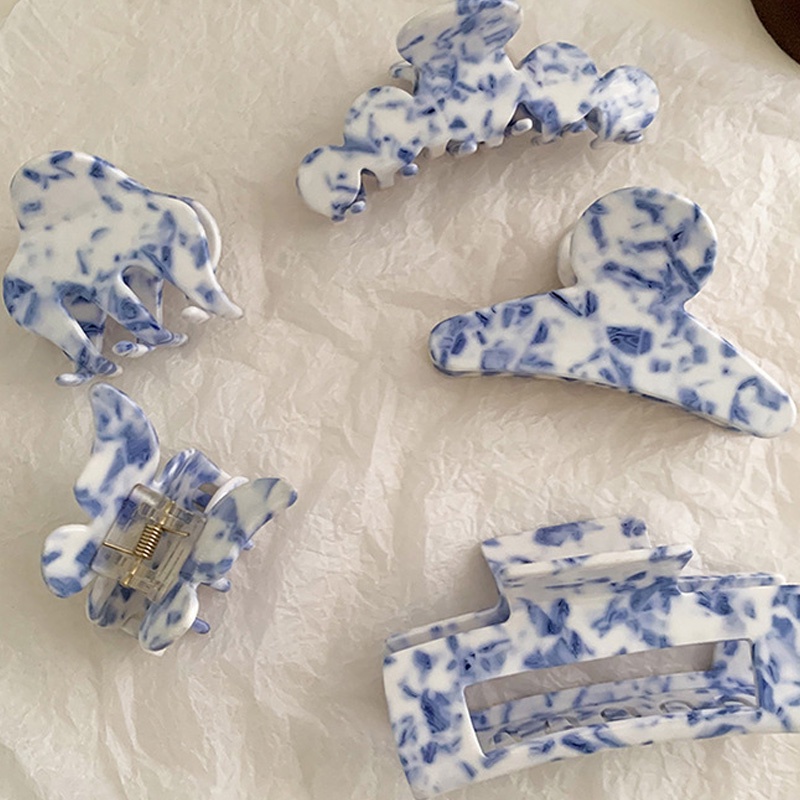 Kẹp gắp tóc càng cua họa tiết gốm sứ màu xanh dương và trắng phong cách Trung Hoa cho nữ