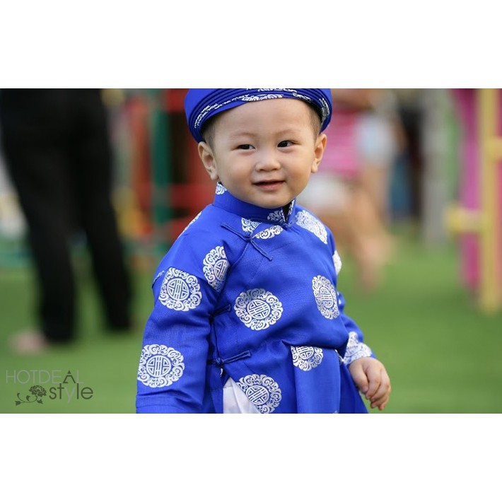 Áo dài gấm truyền thống bé trai