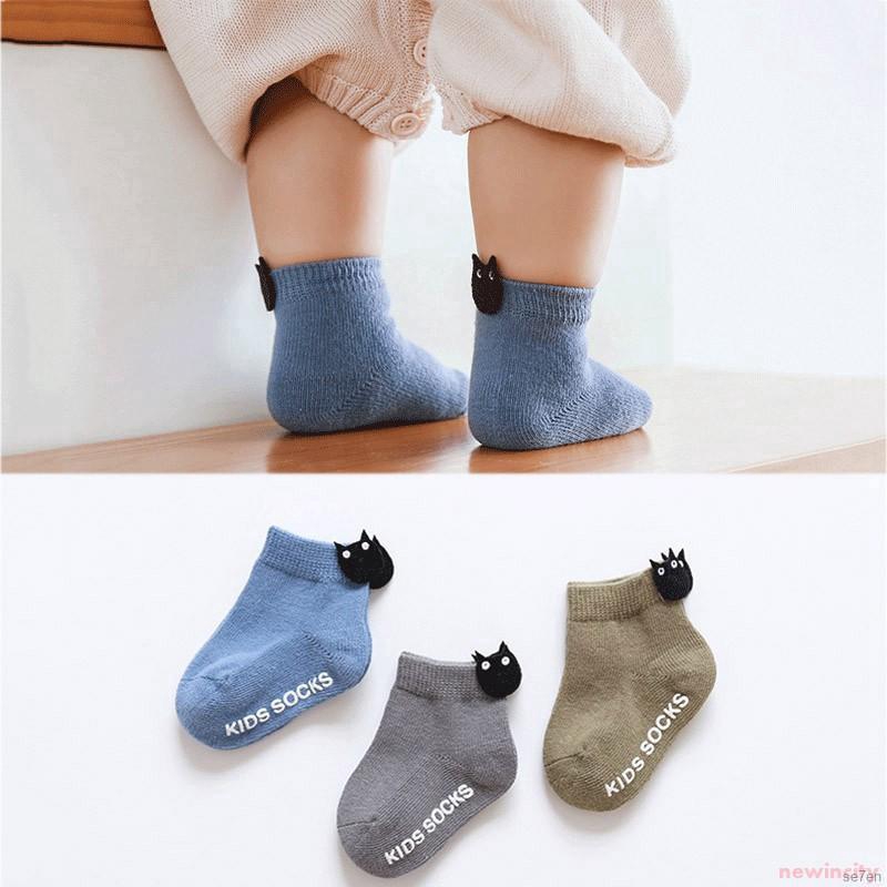 Bộ 3 đôi với cotton chống trượt dễ thương cho bé