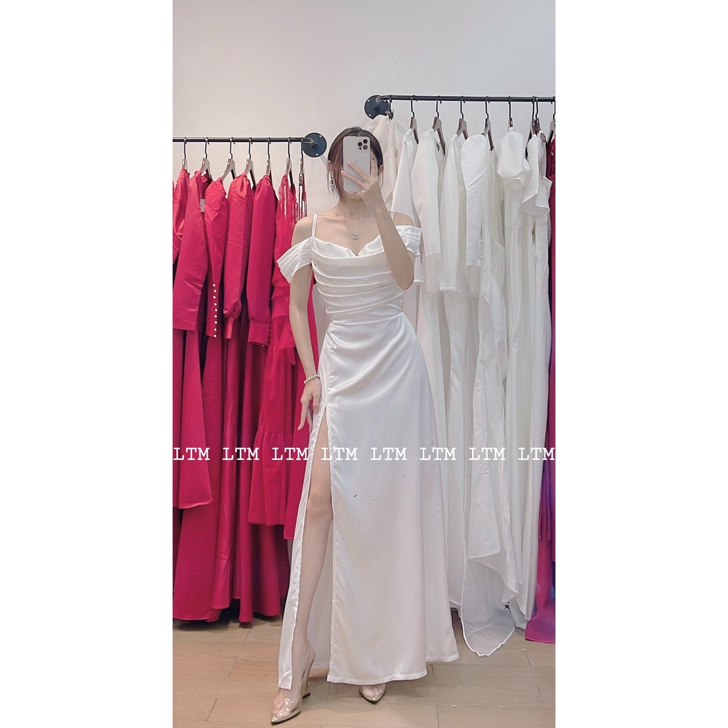 Váy dây bệt vai xếp ly phi lụa xẻ- Váy cưới, đầm cưới thiết kế đi bàn, chụp ảnh đơn giản, nhẹ nhàng, sang trọng.