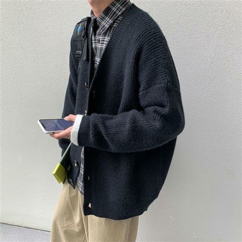 Áo cardigan nam nữ mặc tất ạ