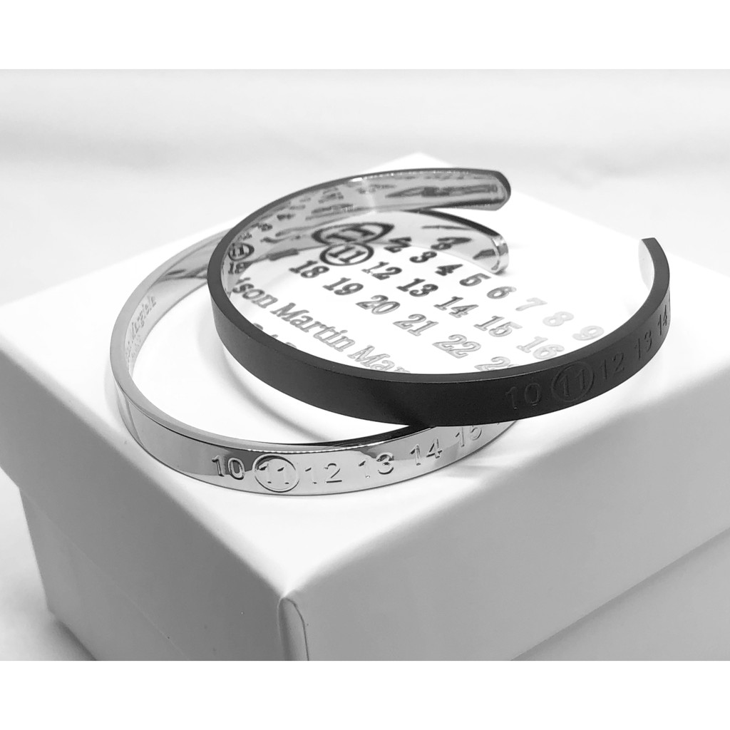 Vòng tay Maison Margiela number logo engraved bracelet fw20