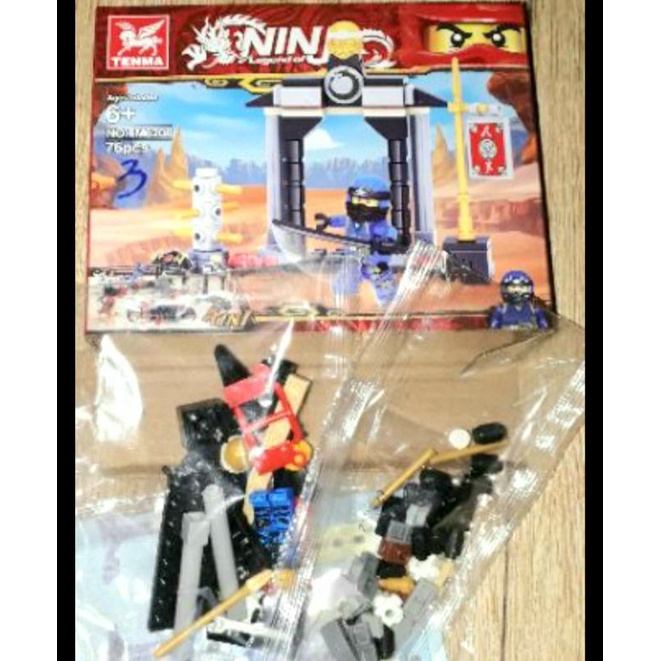 Lắp ráp 1 hộp LegoNinja 6208 có nhiều chi tiết bằng nhựa ABS