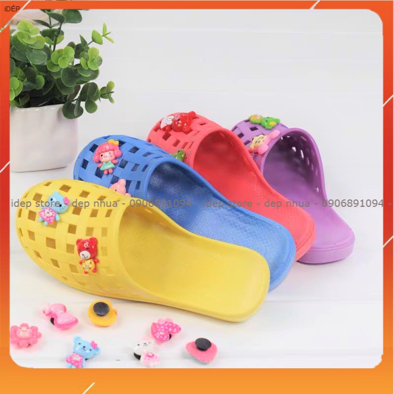 Dép sục nhựa dẻo lỗ vuông đi mưa bit mũi nữ ( Xanh, Đỏ) - SL003 | BigBuy360 - bigbuy360.vn