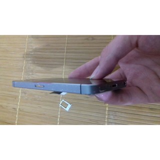 Vỏ iPhone 5s màu đen zin có bị xước