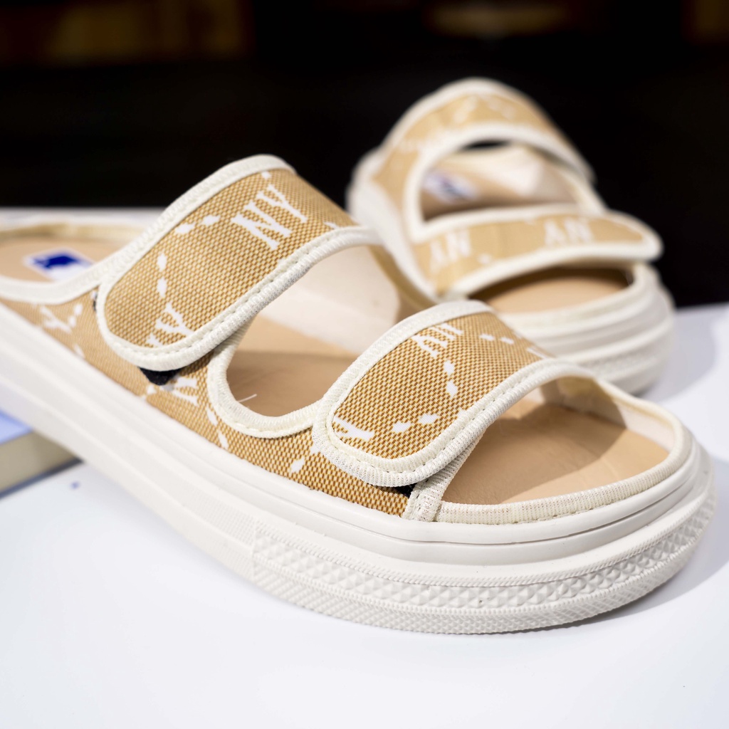 Dép Sục Nữ Quai Ngang Màu Vàng Hoạ Tiết Chữ N Mẫu Mới Hottrend Foxy - FOM008