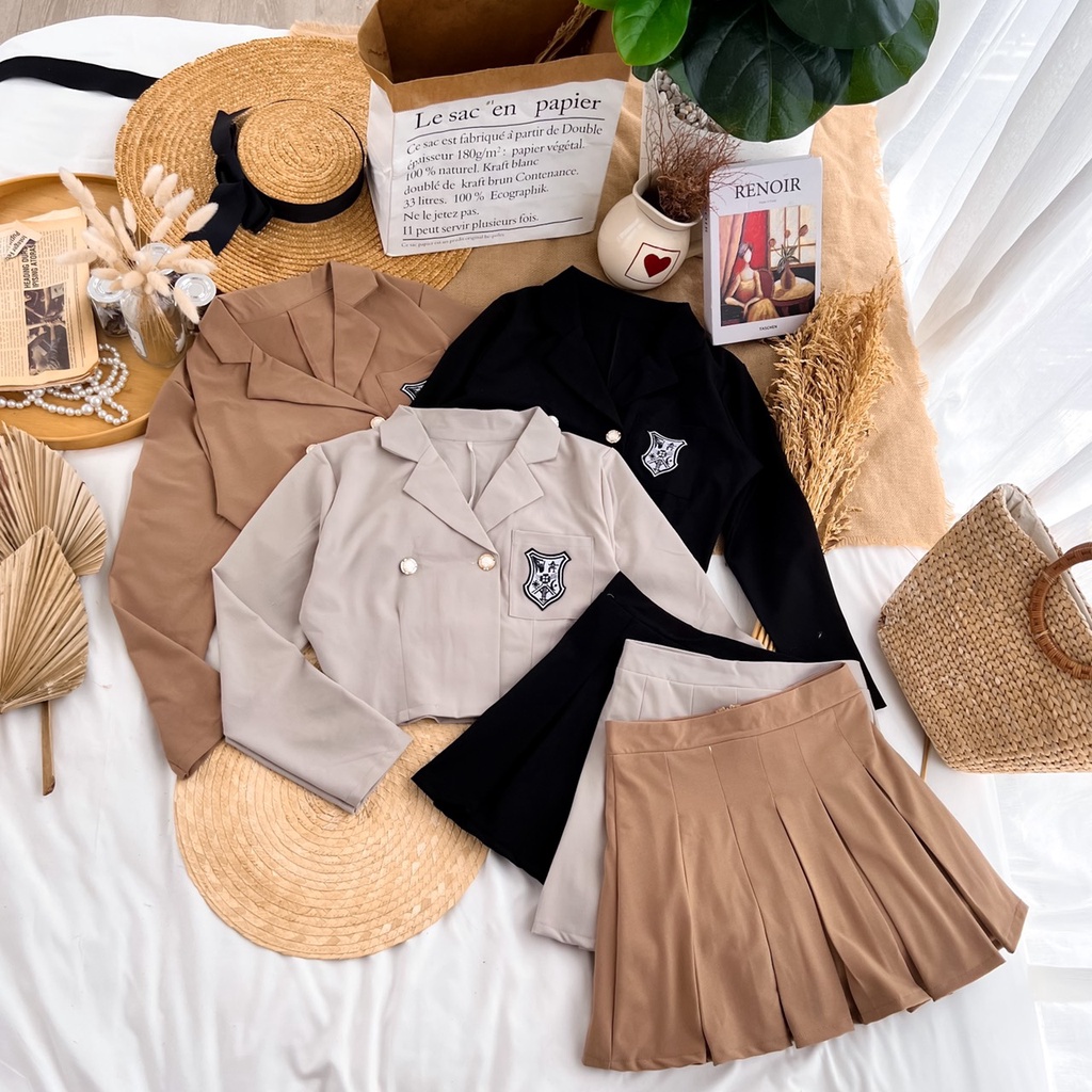 SET ÁO CROPTOP TAY DÀI LOGO + CHÂN VÁY XẾP LY