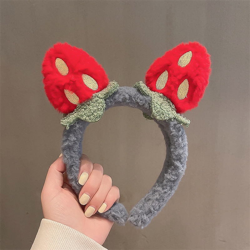 Cài tóc hình quả dâu dễ thương cho nữ