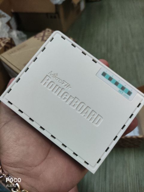 Bộ cân bằng tải Mikrotik 750gr3