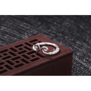Nhẫn kim cô chạm khắc thủ công