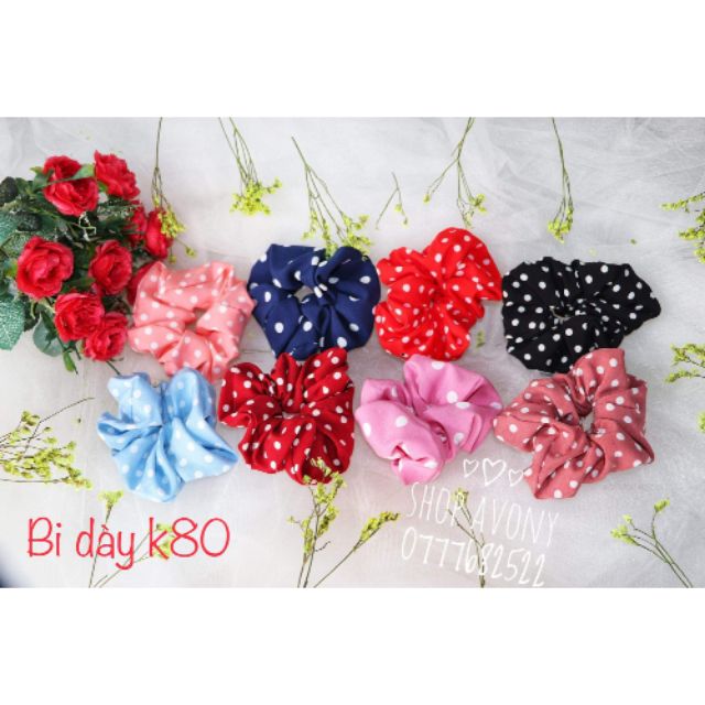 Cột tóc vải Scrunchies chấm bi