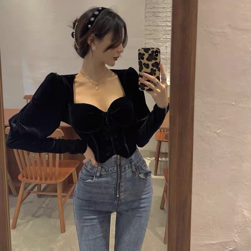 Áo nhung cổ vuông tay bồng