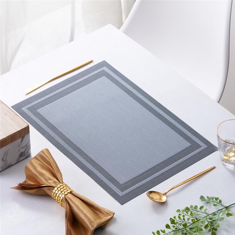 Tấm lót bàn ăn bằng nhựa PVC dày dặn Z09