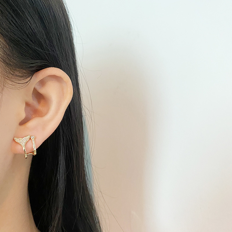 Khuyên Tai Hai Hàng Đuôi Cá Đính Đá Lấp Lánh Thời Trang Hàn Quốc Cho Nữ