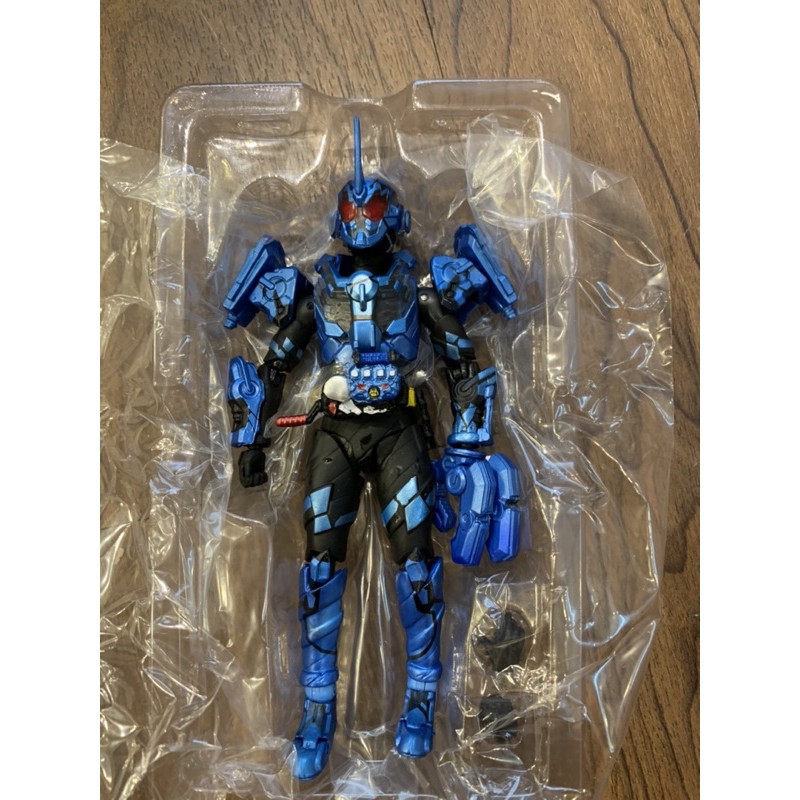 Mô Hình Figure siêu nhân Kamen Rider Frozen Blizzard có khớp 15cm