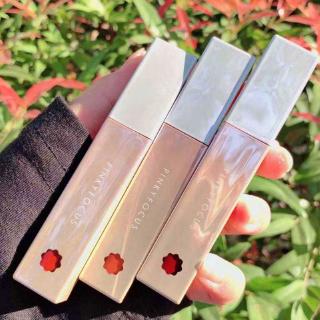 Son kem màu lì mịn như nhung lên màu đẹp vỏ họa tiết hình hoa nhỏ