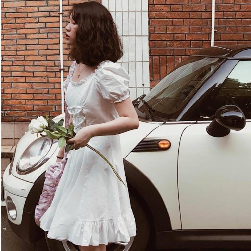 váy trắng đan dây bụng