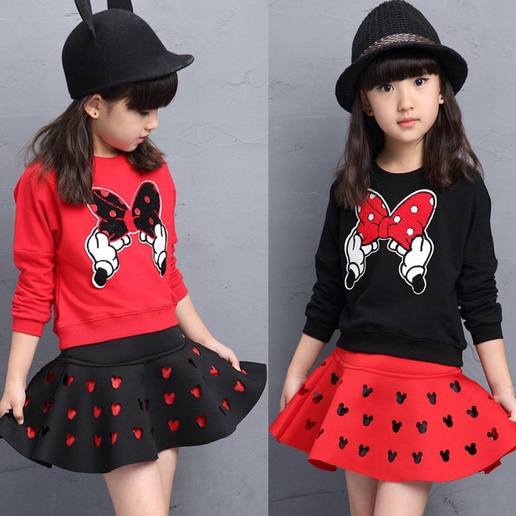 Set áo cổ tròn tay dài + chân váy họa tiết chuột Mickey dễ thương cho bé gái